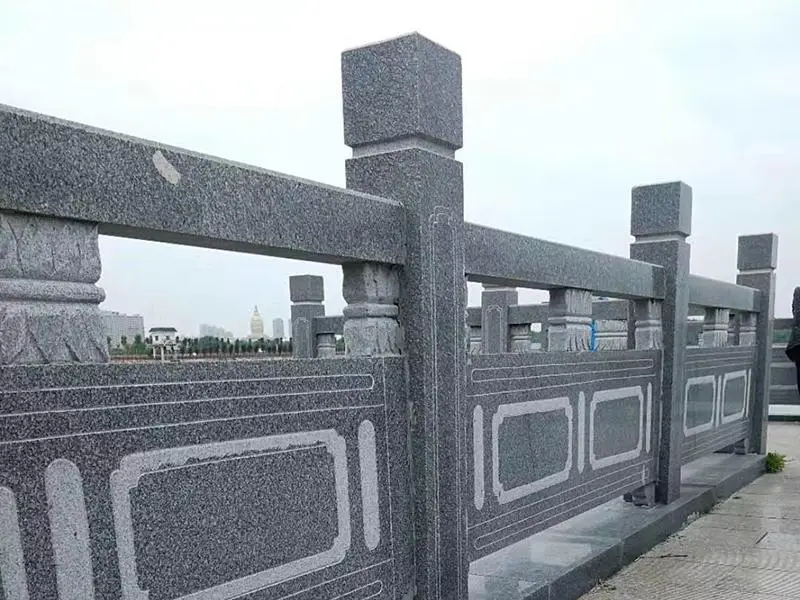 推薦：嘉祥縣銘鼎石業(yè)有限公司，大理石圍墻護(hù)欄/花崗石欄桿/石頭欄桿/花崗巖欄桿/橋梁欄桿專業(yè)制造典范